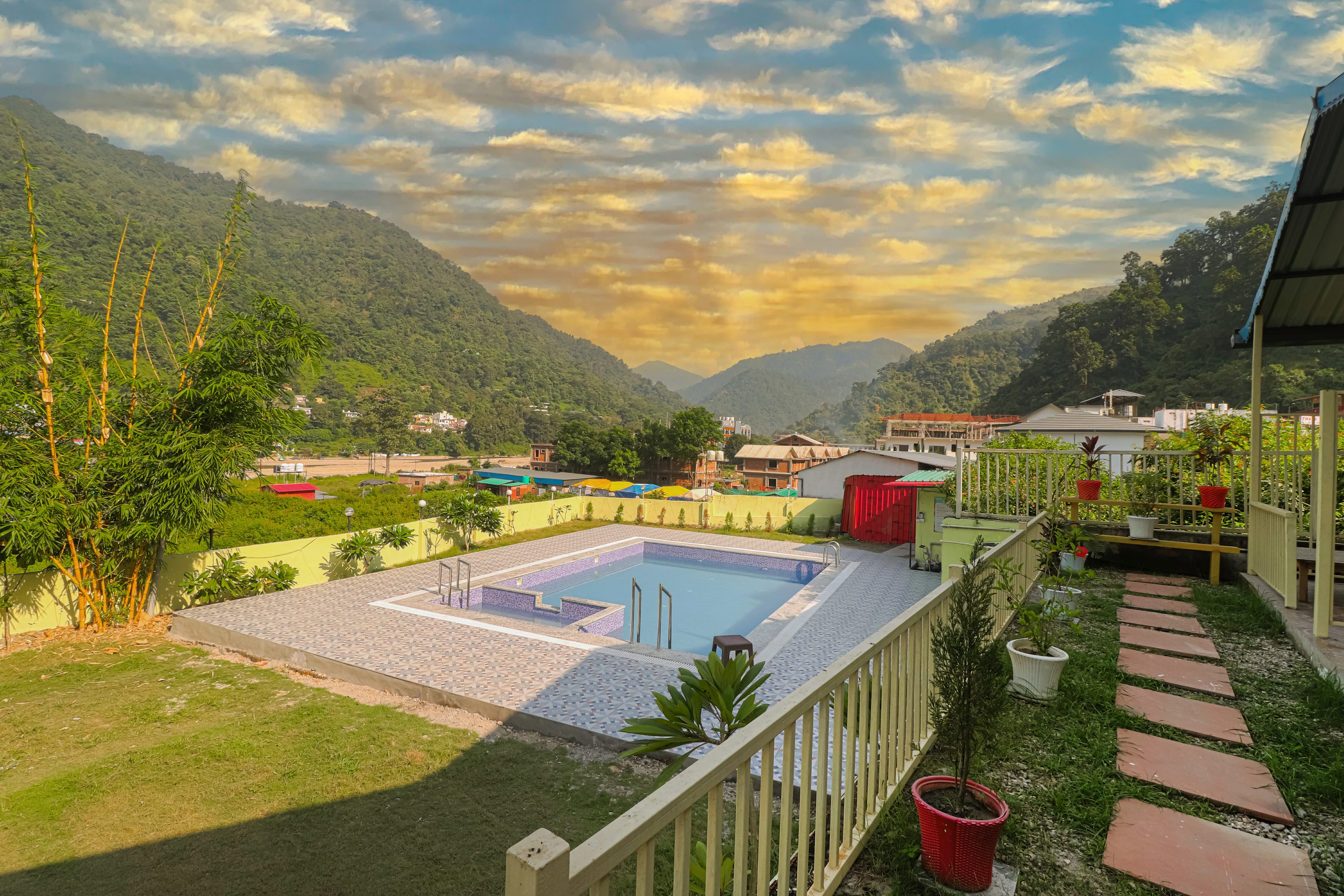 Good Resorts in Rishikesh | Best Place to Stay in Rishikesh |
Pride Inn Luxury Resort